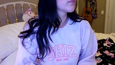 simonesighren online show from October 26, 4:18 am