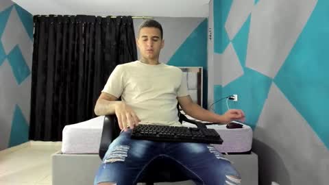 SIMON KELER online show from February 22, 8:53 pm