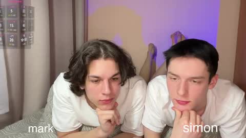 Snapshot of simonsecrett chatting on March 5, 6:15 pm Simon online show from March 5, 6:15 pm