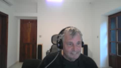 Snapshot of simonthenudist chatting on February 12, 12:22 pm Simon online show from February 12, 12:22 pm