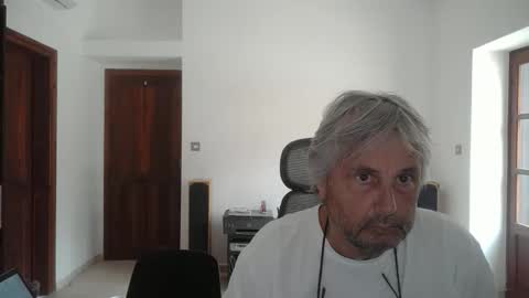 Snapshot of simonthenudist chatting on April 27, 10:02 am Simon online show from April 27, 10:02 am