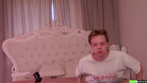 Snapshot of simonwarner chatting on May 10, 8:19 am Simon online show from May 10, 8:19 am
