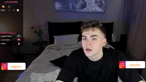 Snapshot of simonwnl chatting on December 22, 10:25 pm Simon online show from December 22, 10:25 pm