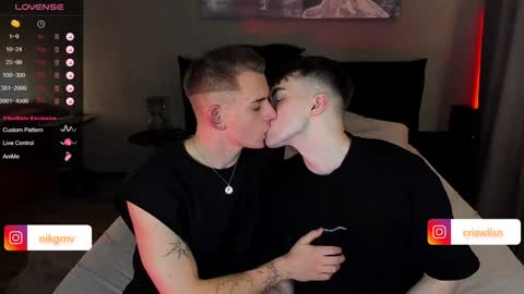 Snapshot of simonwnl chatting on December 24, 7:11 pm Simon online show from December 24, 7:11 pm