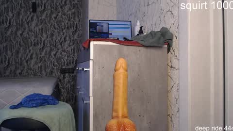 regina online show from December 17, 6:30 am