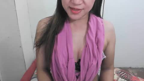 Snapshot of simpleladie15 chatting on November 6, 10:32 pm marisweet online show from November 6, 10:32 pm