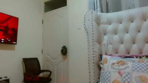 simply_eve1 online show from February 13, 11:34 pm