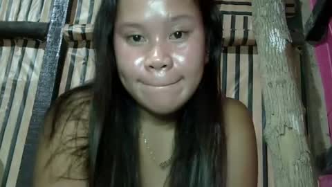 simply_y0urs online show from December 4, 8:07 pm