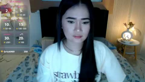 Adrianna Fowler online show from August 9, 3:23 am