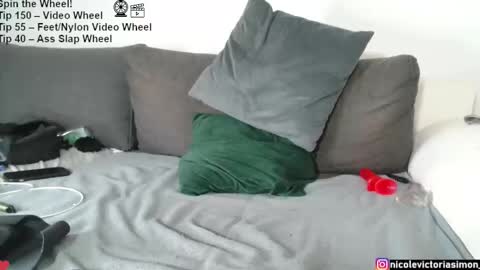 Snapshot of simsibaby chatting on September 25, 3:05 pm Simsi online show from September 25, 3:05 pm