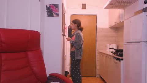 simyhvn online show from December 2, 5:35 am