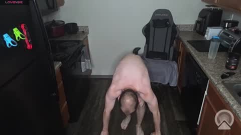 Snapshot of sin_lord chatting on June 27, 12:37 am Husky Dad online show from June 27, 12:37 am