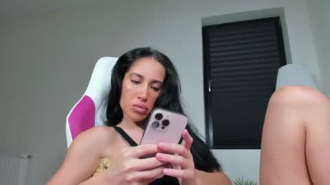 Snapshot of sincerelyc chatting on July 1, 8:52 pm C online show from July 1, 8:52 pm