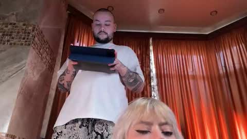 Snapshot of sinchronised chatting on February 22, 10:47 am Alissa and Arthur online show from February 22, 10:47 am