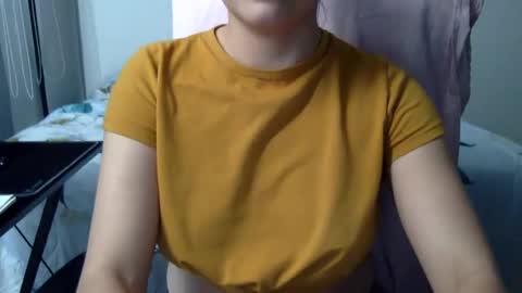 Snapshot of sindrastone chatting on December 10, 8:49 pm Sindra online show from December 10, 8:49 pm