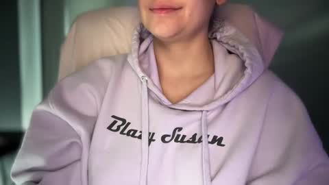 Snapshot of sindrastone chatting on September 12, 3:34 pm Sindra online show from September 12, 3:34 pm