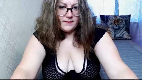 Snapshot of sindyjenice chatting on July 9, 7:23 am Angela online show from July 9, 7:23 am