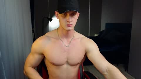 Snapshot of sinffuly chatting on January 10, 8:15 pm Richard online show from January 10, 8:15 pm