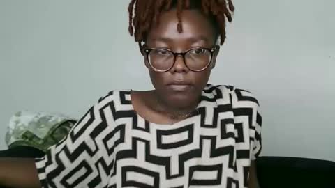 Snapshot of sinful_shadow chatting on May 16, 12:29 am sinful_shadow online show from May 16, 12:29 am