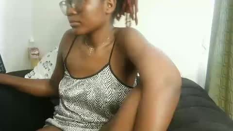 Snapshot of sinful_shadow chatting on May 18, 9:15 am sinful_shadow online show from May 18, 9:15 am