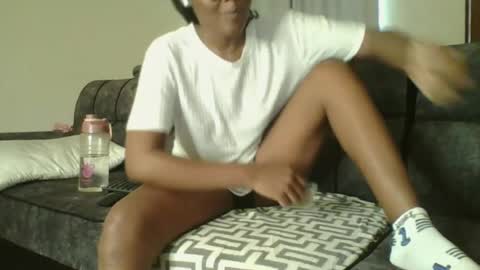 Snapshot of sinful_shadow chatting on July 19, 6:17 am sinful_shadow online show from July 19, 6:17 am