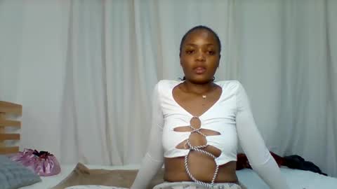 Snapshot of sinfulaura chatting on May 27, 9:01 pm Ebony Vixen online show from May 27, 9:01 pm