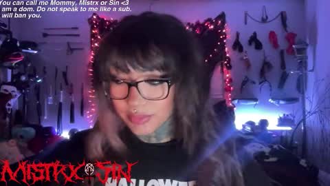 Snapshot of sinfulincubus chatting on February 12, 4:51 am Mistrx Sin online show from February 12, 4:51 am