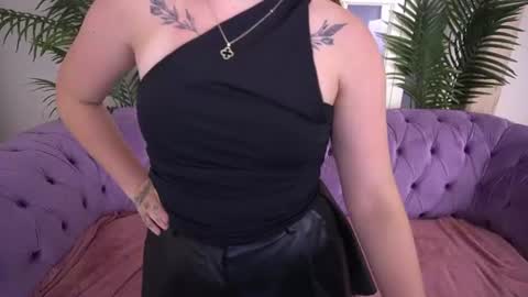 Snapshot of sinfulkittenn chatting on July 12, 6:04 am Kira online show from July 12, 6:04 am