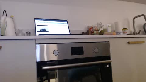 Lina online show from January 1, 3:46 pm