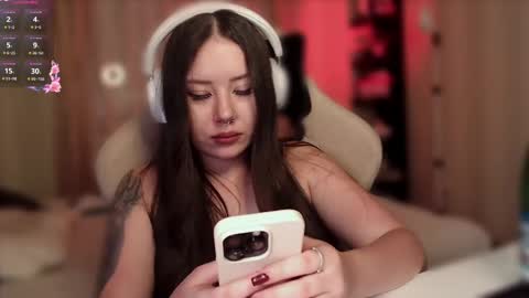 Snapshot of sinigami_ chatting on February 25, 12:47 am Ari online show from February 25, 12:47 am