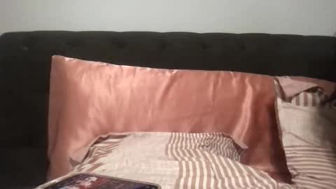 Snapshot of sinn3er chatting on December 19, 6:20 am sinn3er online show from December 19, 6:20 am