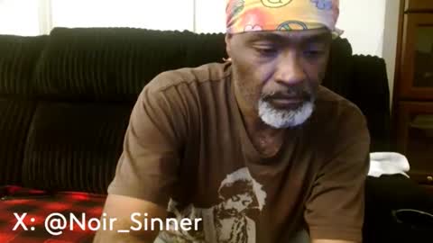 Snapshot of sinnernoir chatting on June 1, 4:25 am My Name Is..............................John online show from June 1, 4:25 am