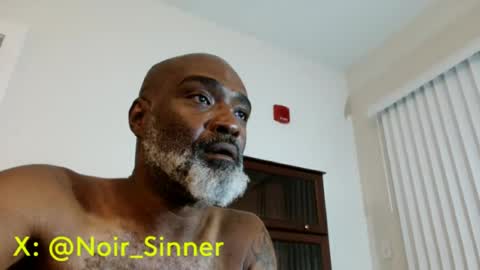 Snapshot of sinnernoir chatting on July 14, 2:27 am My Name Is..............................John online show from July 14, 2:27 am