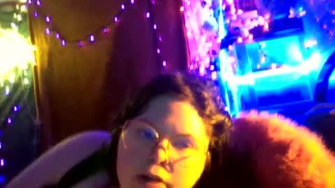 Siofra online show from December 14, 1:33 am