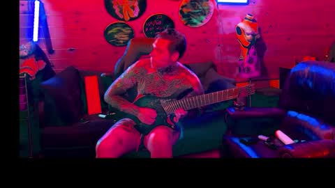 Snapshot of siphonophorslaysstrings chatting on March 25, 1:22 am Unbridledfuckingcrazy online show from March 25, 1:22 am