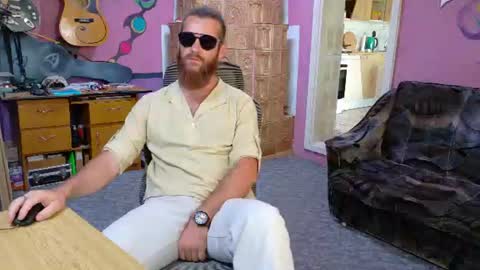 I am The Fourth and only Sir. Pelo online show from July 5, 10:00 am