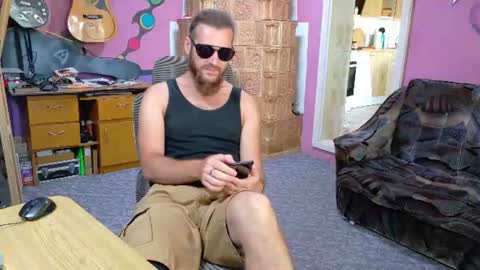 I am The Fourth and only Sir. Pelo online show from July 25, 10:57 am