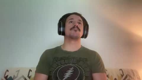 Snapshot of sirbubblesworth chatting on January 27, 4:11 pm sirbubblesworth online show from January 27, 4:11 pm