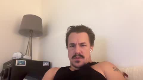 Snapshot of sirbubblesworth chatting on January 29, 5:40 am sirbubblesworth online show from January 29, 5:40 am