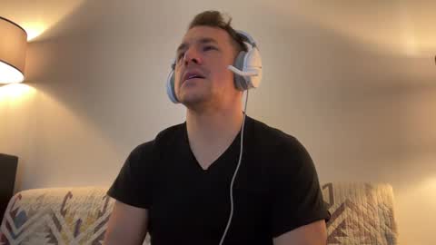 Snapshot of sirbubblesworth chatting on February 22, 12:49 am sirbubblesworth online show from February 22, 12:49 am