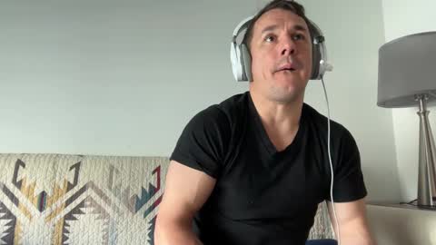 Snapshot of sirbubblesworth chatting on March 12, 12:10 am sirbubblesworth online show from March 12, 12:10 am