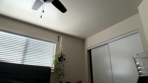 Snapshot of sirbubblesworth chatting on March 21, 12:15 am sirbubblesworth online show from March 21, 12:15 am