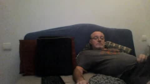 Snapshot of sirdon83 chatting on July 12, 6:04 am sirdon83 online show from July 12, 6:04 am