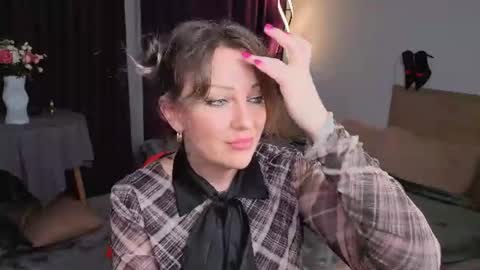 Snapshot of sirena_fly chatting on June 17, 10:21 pm Sirena online show from June 17, 10:21 pm
