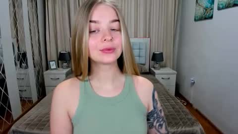 SirenaBloom online show from March 12, 4:51 am