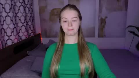 Snapshot of sirenabloom chatting on July 18, 5:22 am SirenaBloom online show from July 18, 5:22 am