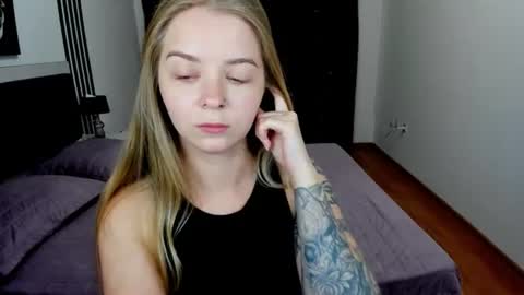 Snapshot of sirenabloom chatting on July 28, 11:28 am SirenaBloom online show from July 28, 11:28 am