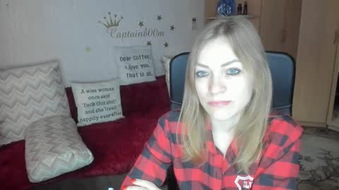 Snapshot of sirenasilk chatting on October 9, 3:59 am sirenasilk online show from October 9, 3:59 am