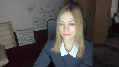 Snapshot of sirenasilk chatting on November 2, 3:09 am sirenasilk online show from November 2, 3:09 am