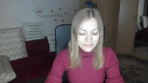 Snapshot of sirenasilk chatting on November 7, 3:39 am sirenasilk online show from November 7, 3:39 am